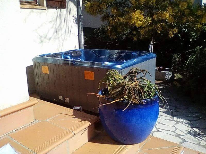 Outdoor Whirlpool B Outdoor Whirlpool B